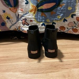 Refined Chelsea Hunter Boots Size 8